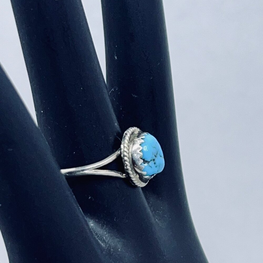 Silver Tone And Faux Turquois Statement Ring (R366) - Picture 2 of 7